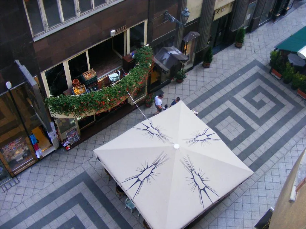 Animation City Hostel Budapeşte 0*,